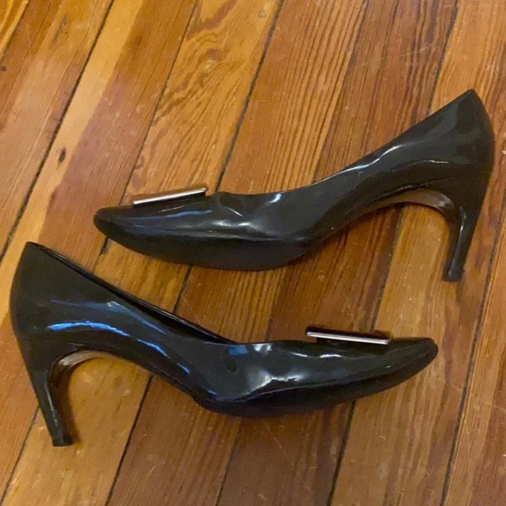 Roger Vivier Black Leather Pumps with Silver Buckle